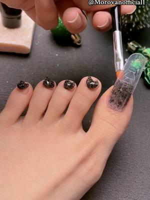 🖤Come learn with me how to quickly create personalized nails using forms and poly gel!  #blacknails #glitternails #footnails #nailtutorial #nailsathome #polygeltutorial #nailscheck #nailsartvideos #polygelnails #nailart #nailstyle #valentinesnails #morovanofficial #nailsoftiktok #nailsalon #nailsshop #polygel 