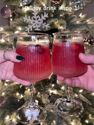 Cranberry moscow mule was the drink of choice for Christmas eve 🎄🥂 #christmasdrinkideas #christmasdrinks #cupofcheer #holidaydrinks #moscowmule #christmaseve 