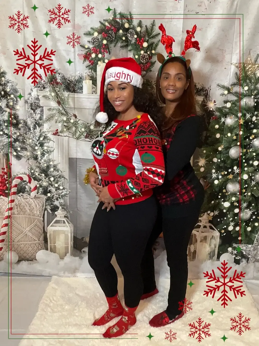 Couldn’t help myself 😂😂 we had to do it! The akward bestfriend shoot! 🎁🎄🎅🏽👭🏾  #bestfriendphotoshoot  #awkard  #funny #christmas 