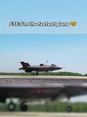 The fastest in the sky 🥱🎅 . . . #plane #planes #jet #jets #fighter #fighterpilot #fighterjet #fighterjets #fighterjetpilot #f35 #b2 #b2b #b2bomber #fast #faster #fastest #avgeek #avgeeks #aviation #aviationfyp