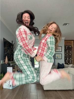 we had WAY too much fun making this HAHAHA @natalie #christmas #momma #momanddaughter #dance #funny #viral #fyp #victoriasecret #pjs #matchingpjs #xmasfits #iconicduo #dancetok #christmasootd 