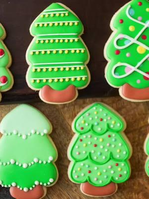 6 Christmas tree cookies decorated with royal icing, which one is your favorite? #cookiedecorating #royalicing #sugarcookies #christmastreecookies #christmascookies #southstreetcookies 