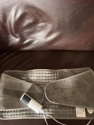 Wrap around heating pad. Game changer for period cramps and if stays HOT!!! No more slipping or crinkling of the old hearing pads #hestingpad #periodcramps #heat #periodreilef 