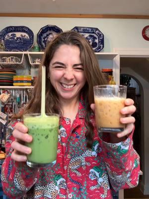 christmas morning grinchy matcha & iced minipresso❤️🎁🎄🎅🐅🍵 #christmasmorning #icedespresso #icedmatcha #pebbleice #pebbleicemachine #easyicedcoffee #easyicedcoffeeathome #icedmatchalatte #matchalatte 