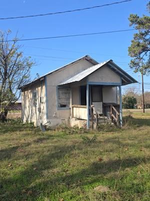 tiny abandoned house in Texas.  #tinyhouse #abandonedhouse #texashouses 