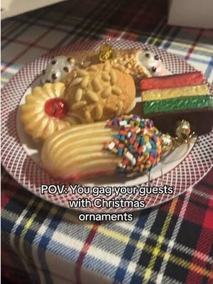 It’s all fun and games ‘til someone loses a tongue. Coffee & pranks 🤣🎄🇮🇹 #italianamerican #funnytok #christmasornaments #desserttime #italiancookies 