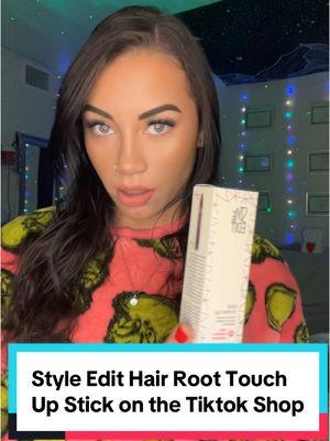 This is so handy & good for on the go! 😍 @STYLE EDIT HAIR INC #styleedit #styleeditroottouchup #roottouchup #roottouchupstick #hair #grayhair #coverroots #covergrayhair #viral #fyp 