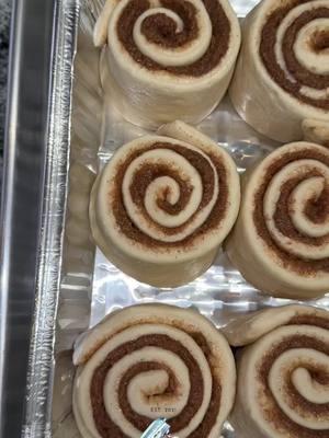 These are magazine worthy!!! #cinnamonrolls #christmasmorning #buttercream #cakebox #SmallBusiness #cakedecorator #cakedecor #cakedecorating #cakeart #cakesess on #cakevideo #caketok #kylieraeallen #cakegate2023 #cakegate #hack #LifeHack #bakingbusiness #bakery #viral #trending #caketutorial #frostingrecipe #buttercreamrecipe #buttercream #cupcake #baking #bake #baker #bakersoftiktok #BakeWithMe #baketok #bakeoff #bakerrock #buttercreamfrosting #whippedcreamfrosting #cakepops #cakepop #cakepopdough #cakepoptutorial #simplesyrup #octopuscake #octopus #Undertheseacakesmash #Undertheseacake #smashcake #watercake #bluecake #purpleocean 