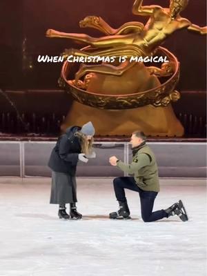 We hope you have had a wonderful Christmas filled with magic and love. 🖤 #merrychristmas #proposalgoals #proposalvideo #happyholidays #engaged #christmasproposal #christmasmagic 