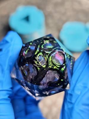 Thought I'd treat y'all to a little ASMR today. Hope you like ✨💜 #dnd #ttrpg #handmadedice #dice #resin #dicemaking #arcaneshow #arcane #hextech #jinx #hexcore #viktorarcane #asmr 