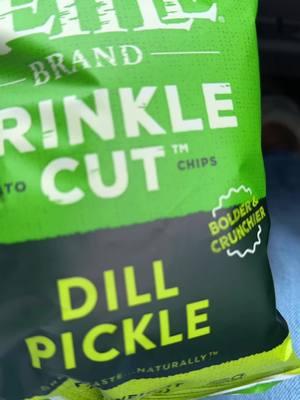 this is it and thats all . #dillpickle #crinklecut #kettlebrand 