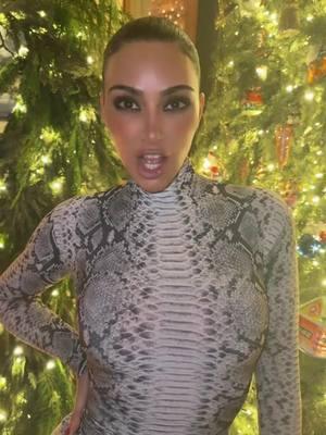 #KimKardashian and #NorthWest are feeling holly AND jolly! 💋 (🎥: @kimandnorth)