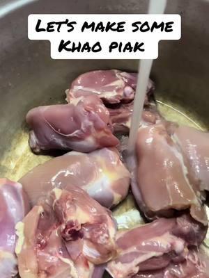 Making Khao piak for my side of the family the SAYAOVANG’S for Christmas.  Khaopiak#khaopiaksen#khaopiaksennoodles#asiannoodles#noodles#asianchickensoup#southeastasian#asianfood#hmong#hmongtiktoker#hmongfyptiktok#hmongfyptiktok#hmongfypviral#djpeterbeats#djpeter#414#hmongfyp#hmoobtiktok#hmongfyp🤍🌾🤍#milwaukee  