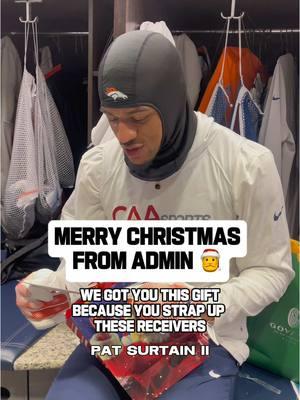 Merry Christmas, #BroncosCountry 🎄 #gift #christmas #nfl #broncos #seatbelt #dog #lock #game #footballedit 