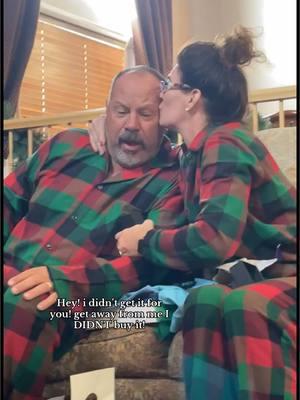 the world fav couple, MERRY CHRISTMAS from the Gombars! 🤍 #fyp #thegombars #thehopediaries #agombarchristmas #mommagombar #dadgombar #grandmagombar #funny #husbandandwife #unemotional 