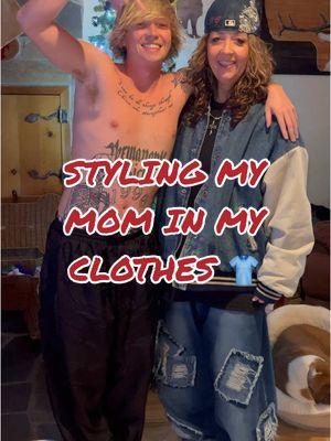 Styling my mom in my clothes 🎁🎄👕 Y2K swag mom #baggy #y2kaesthetic #y2kfashion #stylingmymom #baggyclothes #fitcheck #ootdinspo 