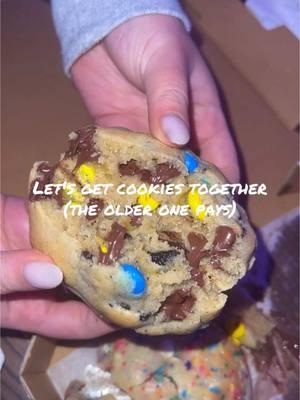 Let's get cookies together... the older one pays 😍😉 #viral #food #cookies #cookiesbydrew #cookiesoftiktok #nutella #yumm 