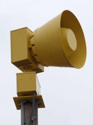 Federal signal 2001 yellow SRN #federalsignal #2001siren #sirentest #tornadosiren #siren #foryoupage 