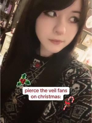 merry christmas to those who celebrate!! ❤️💃🏻🎄 #ptv #piercetheveil #ptvtiktok #piercetheveiltok #piercetheveilband #vicfuentes #tonyperry #jaimepreciado #lonielrobinson #emo #scene #fyp #christmas 