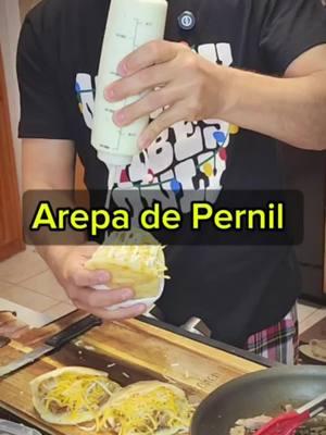 Arepa de Pernil, no puede faltar un 25 de diciembre 🎅🏽🔥 #RafaAcosta #RafaCocina #arepadepernil #arepa #venezuelanfood #venezuela #navidad #merrychristmas 