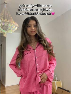 merry christmas everyone 🩷 pajama set is also from @Victoria’s Secret #victoriasecret #vsfashionshow #victoriassecretangel #victoriassecretfashionshow #grwm #christmas #victoriasecretpink #christmashaul #chridtmasgifts #makeup 