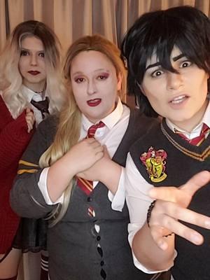 Sasha and Xavier protecting Lucy #sashanorton #gryfindor #gryfindoroc #xaviererickssen #lucymarietta #werewolf #vampire #hogwarts1996 #hogwartsstudent @CrystalWolf.cos @mermaid child 