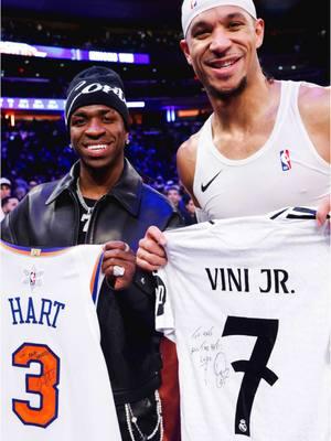 👀 Look who showed up at Madison Square Garden 🗽 to watch the New York Knicks take on the Spurs in the NBA 🏀! Vinícius Jr., or should we say “The Best,” is in the USA 🇺🇸 👀 Miren quien visitó el Madison Square Garden 🗽 para ver a los New York Knicks contra los Spurs en la NBA 🏀 Vinícius Jr. o mejor dicho “The Best” está en USA 🇺🇸  #beINSPORTS #NBA #ViniciusJr #Knicks #Spurs