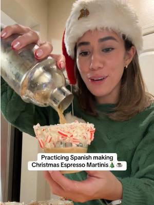 Peppermint is a Christmas staple in the USA🎅🏽✨ but how do you say it in Spanish? I made an Espresso Mar(tree)ni because I added a chocolate Christmas tree on top😉 In Spanish, that doesn’t translate, but oh well JAJAJAJA #livingabroad #learnspanish #christmasdrinks #learnenglish #spanglish #latina #navidad #holidaydrinks #colombiana #espressomartini #cocteles 