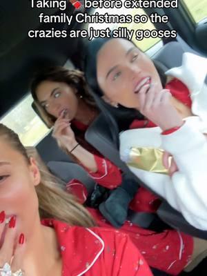 They just crack us up!!!!!!😂😂😂🎄🎄🎄🎁🎁🎁🎁🫶🏼🫶🏼🫶🏼🫶🏼 #nadersisters 