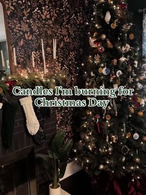 Christmas candles #candlesoftiktok #christmasday #winterscents @Snif @Heretic Parfum @Bath & Body Works 