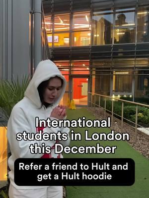 The best present you could give this holiday season? 🎁 Refer a friend to Hult and they'll get 1000 USD off their tuition, and you'll get a Hult branded hoodie to keep you warm this winter ❄️ #hultbusinessschool #referafriend #fyp #freehoodie #hultian #london