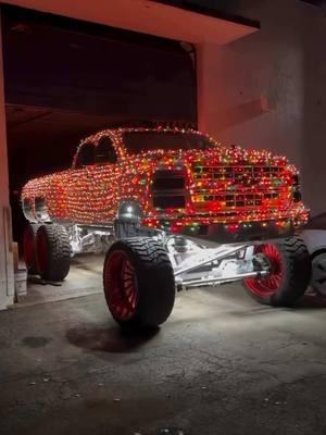 🎅 Merry Christmas! @papisgarage #6x6 #Chevy on 42” SwampThing M/T Venom Power Tires and 30” @amaniforged #wheels 📽️: @pjtruckin #venompowertires #swampthingmt