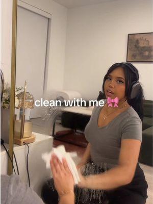 if im not texting you back baby im not cheating i promise #CleanTok #cleaningtiktok #cleanwithme #cleaningasmr #minivlog #taylorswift #homebody #cleanfreak #moptok #cleaningreset #cleaningroutine 