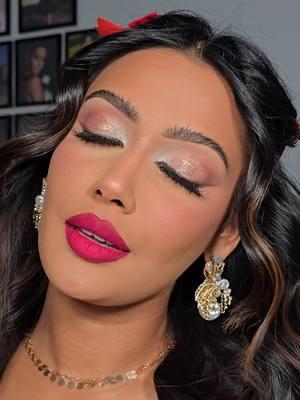 Holly Jolly Christmas 💕  #bridalmakeup #makeuphacks #browngirl #easy #christmas #makeupglam #glamorous #oldmoneyaesthetic  @makeupforever @Too Faced @Huda Beauty @Fenty Beauty @Rare Beauty @ONE SIZE BEAUTY @Patrick Ta Beauty @makeupbymario 