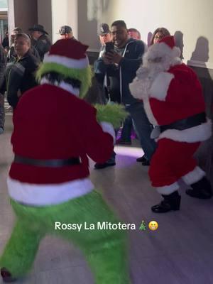 Que pasó ?😁🎅🏻🎄👏👏👏 @Paquito hr  #rossylamitotera #navidadentiktok #navidad2024 #baile #dance #paratiiiiiiiiiiiiiiiiiiiiiiiiiiiiiii #foryourpage #virals #viraltiktok #followers➕ #fypシ゚viral #elgrinch #santaclaus #highlights #sanantonio #seguidores #viralsounds #viralshorts 