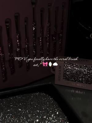 Every girl needsss, a MUSTT🪄  #glitzandglambrushes #glitzandglam #sparklybrushset #parati #fyp #4upage #fypp #explore #girlmusthaves #need #marshalls #tjmaxx #relatable #girlythings #pinkeverything 