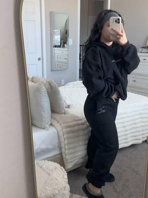 @Thats So Fetch 🖤 #loungewear #OOTD #loungeset #loungewearset #sweatsuit #sweatsuitszn #sweatsuitset #outfit #outfitideas #fyp 