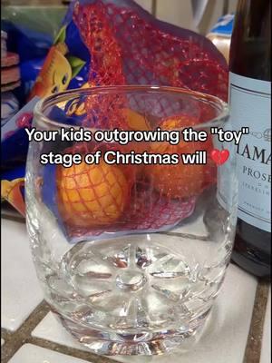 Chin up! You won't be disappointed. 🤗 #christmas #memories #adultkids #christmasmagic #itshappening #parenting #lifecycle #growingup 