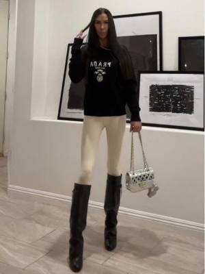 Christmas started on Friday so we’re taking it back to the weekend #ootdinspo #winter #outfit #snow #apres #apresski #blackwhite #fashion #designer #luxury #prada #sweater #givenchy #boots #chanel #chanelclassic #silver #diamond #tennisnecklace 