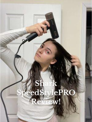 First impressions of the Shark SpeedStylePRO! #sharkbeauty #sharkspeedstyle #hairtools 