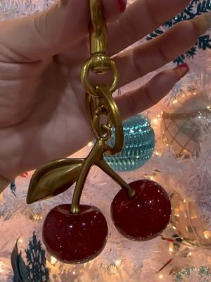 New keychain  #merrychristmas  #keychain #cherrykeychain #milosangeles 