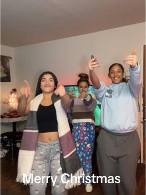 Wish you the merriest ^_^ @pokeadot_2 <3 #letsdance #fyp #comfyclothes #cozyday #ideas #giftideas #pjs #whattowear #howtosmile #dancewithus #howto #whattowear 