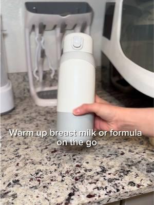 Warm up your baby’s bottle on the go 🏃🏻‍♀️@BOLOLO #bolololife #momlife 