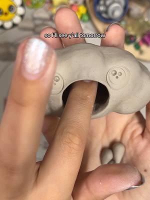 Replying to @Kaiolas Nomnom today we hollow out the ceramic cloud, underglaze the raindrops and make a few other clouds !!  . #ceramicideas #stichmarkers #tonyrabotinsky 