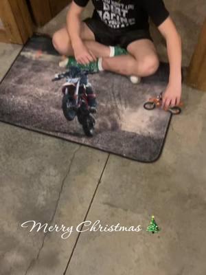 Moto life even on Christmas 🎄 #725 #knoxtrussell #2025herewecome #christmas #moto 