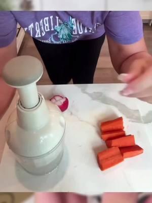 Chopping carrots with Pampered Chef Food Chopper #kitchen #housewife #reviews #kitchenware #foodandbeverage #vegetables #merrychristmas #christmaseve 