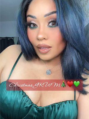 Merry Christmas 🎄💚♥️ I hope you all had a great Christmas ♥️💚 details below:  •••••Eyes••••••• @Anastasia Beverly Hills Brow Pen shade Ebony & Brow Wiz shade Soft Brown  @urban decay Primer Potion shade  @Patrick Ta Beauty Major Dimensions ||| Palette  @Maybelline NY Tatoo Studio Gel Eyeliner shade Hunter Green @ColourPop Cosmetics Rudolf Eyeshadow Palette (for the green eyeshadow)  Eyelashes from the No Simpin Duo from @Beauty Creations Cosmetics  •••••••••Base••••••••••• @ONE SIZE BEAUTY Secure the Blur Primer  @NYX Professional Makeup The Face Glue Primer @Milani Cosmetics Supercharged Eye Brighter shade Peach  @Haus Labs by Lady Gaga Triclone Foundation shade 260 Light Medium Cool @Hourglass Cosmetics Vanish Concealer shade Oat  @Westman-Atelier Face Trace Cream Contour Stick shade Truffle @makeupforever HD Skin Blush & Glow Palette  @makeupbymario SurrealSkin Talc-Free Soft Blur Setting Powder shade 3 Neutral Peach @Charlotte Tilbury Airbrush Flawless Finish Powder shade Medium 2 @Fenty Beauty Powder Bronzer shade Private Island @Gucci Luminious Matte Blush shade Soft Red @Givenchy Beauty Prisme Libre loose Setting Powder shade 3 Viole Rose  ••••••••••••Setting Sprays•••••••••• @maccosmetics Fix+ Charlotte Tilbury Airbrush Flawless Finish Setting Spray  One Size On till Dawn Setting Spray •••••••••••Perfume••••••••••••••• @chanel.beauty Chance Eau Fraîche  #christmas #christmasgrwm #grwmchristmas #popofcolor #smokeyeye #perfumeoftheday 