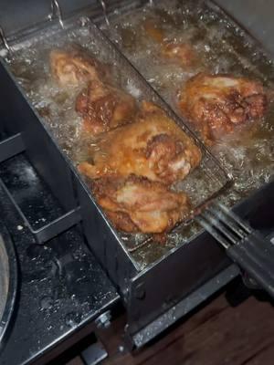 Nothing like good fried chicken and this fryer does that #fyp#fryer#chicken#Foodie#foodies