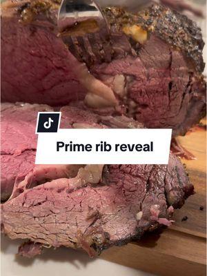 My prime rib came out better than I could have imagined! I used @Cassie prime rib recipe and it was 10000/10 #primerib #primeribroast #primeribrecipes #christmas #christmasdinner #dinner 