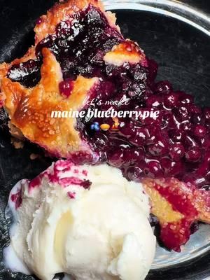 maine blueberry pie for christmas🫐🥧👩‍🍳 #bake #christmas #pie #maineblueberries #blueberrypie #berrypie #Recipe #baking #cook #chef #holiday #dessert #fyp #foryou #Foodie #wymans #berries 